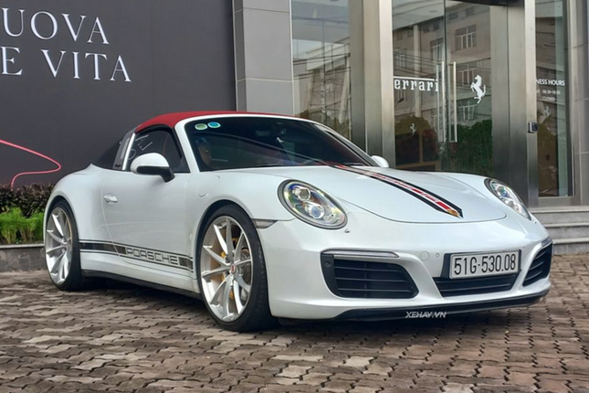 Can canh Porsche 911 Targa 4S gan 9 ty o Sai Gon