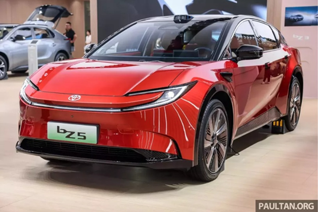 Toyota da chinh thuc mo ban mau SUV dien Toyota bZ5