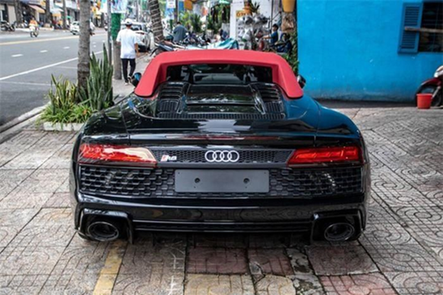 Can canh Audi R8 V10 Spyder bien “tu quy 8” dang tim chu nhan moi-Hinh-9