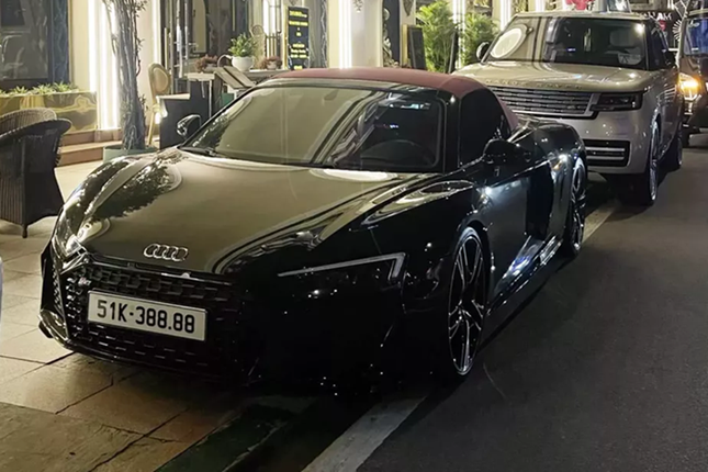 Can canh Audi R8 V10 Spyder bien “tu quy 8” dang tim chu nhan moi