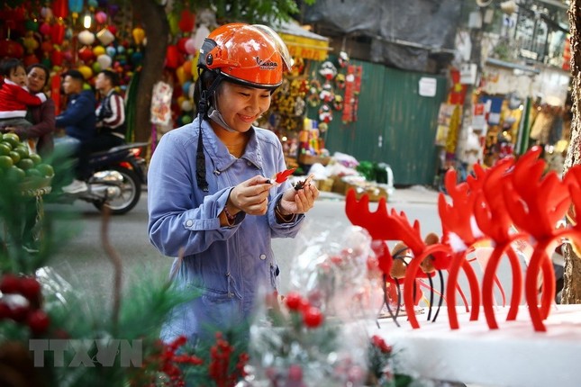 Ha Noi nhon nhip thi truong mua Giang sinh 2018-Hinh-5