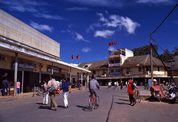 Hinh anh cho Da Lat xua binh di, vang khach du lich nua thap ky truoc-Hinh-8