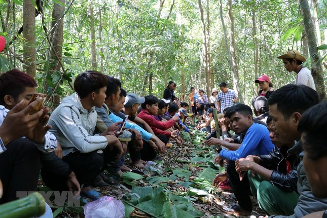 Doc dao le cung Rung cua nguoi dan toc thieu so o Tay Nguyen-Hinh-8