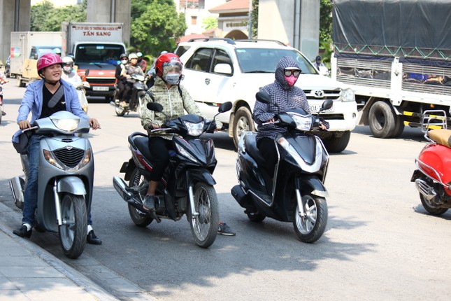 Anh: Muon kieu tranh nang nong cua nguoi dan Ha Noi-Hinh-12