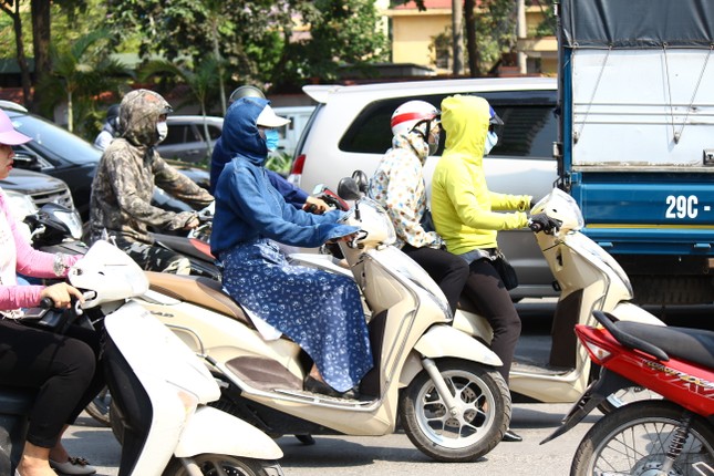 Anh: Muon kieu tranh nang nong cua nguoi dan Ha Noi-Hinh-19