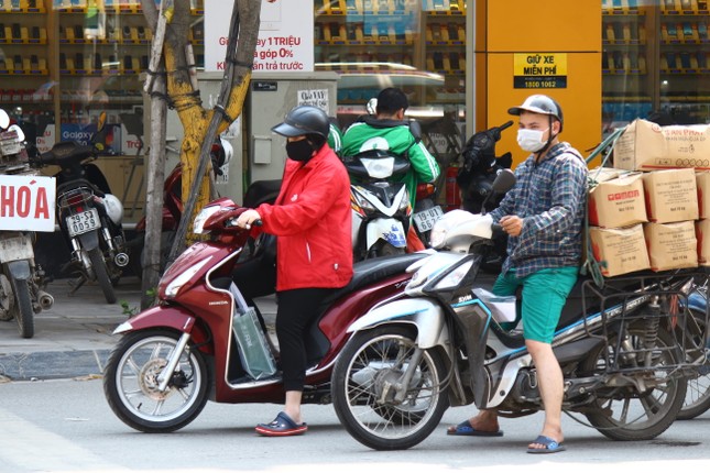 Anh: Muon kieu tranh nang nong cua nguoi dan Ha Noi-Hinh-8