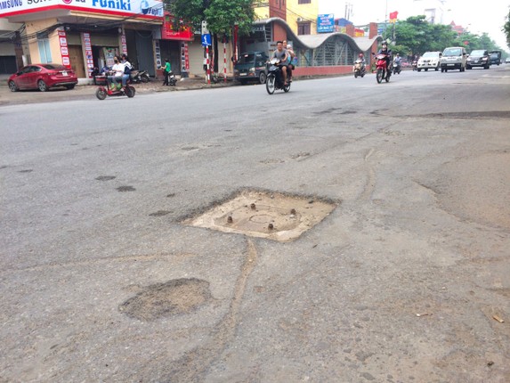 “Bay hiem” duong pho truc cho doat mang nguoi tham gia giao thong Ha Noi-Hinh-3