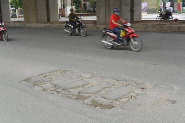 “Bay hiem” duong pho truc cho doat mang nguoi tham gia giao thong Ha Noi-Hinh-13