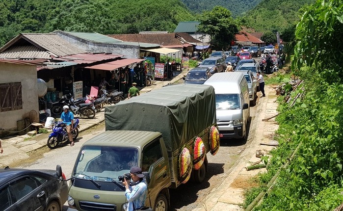 Dam nuoc mat canh tien dua Thieu ta bien phong Vi Van Nhat-Hinh-10