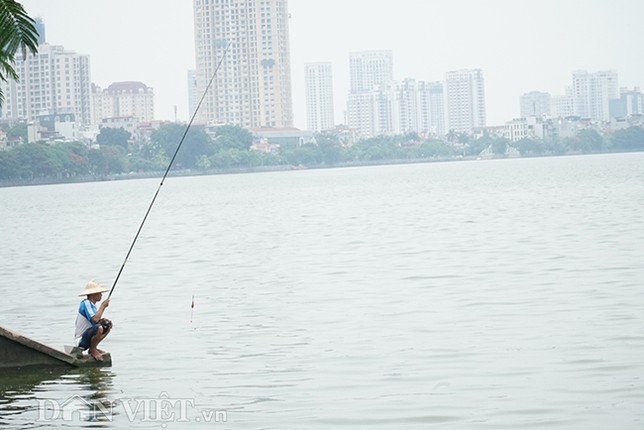 Anh: Cach nguoi dan Ha Noi vat va vuot qua cai nang 40 do C-Hinh-14