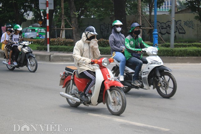 Anh: Cach nguoi dan Ha Noi vat va vuot qua cai nang 40 do C-Hinh-3