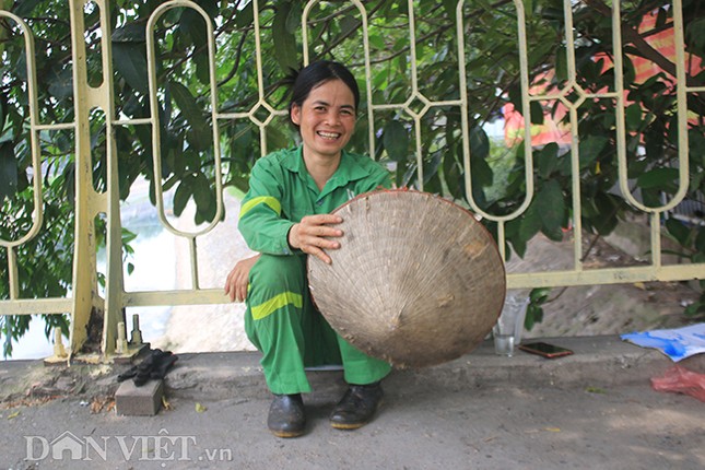 Anh: Cach nguoi dan Ha Noi vat va vuot qua cai nang 40 do C-Hinh-7