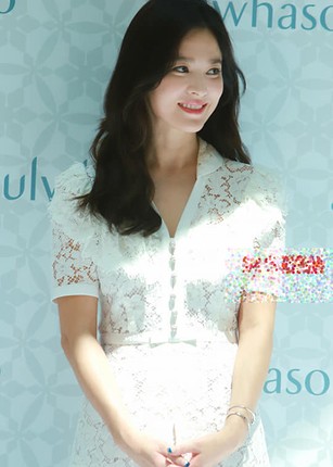 Song Hye Kyo dien vay xe sau khoe nguc hau ly hon-Hinh-11