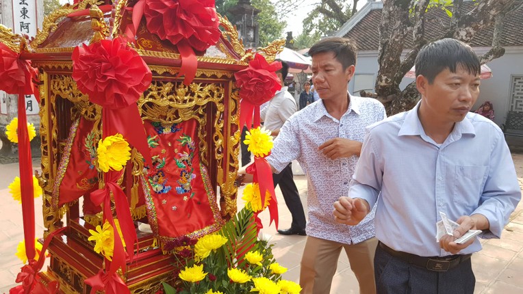 Hinh anh xau xi, phan cam truoc gio khai an den Tran 2019-Hinh-2