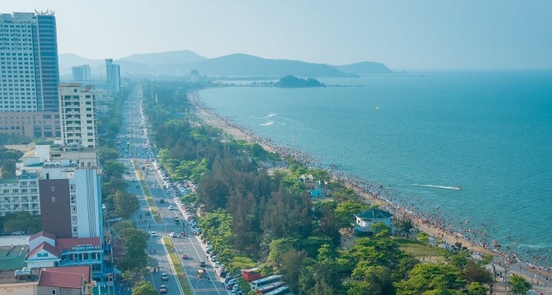 Nghe An: Bien Cua Lo hut khach dip le