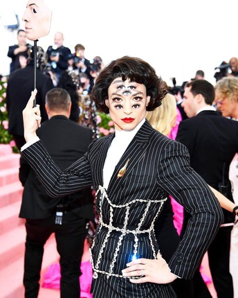 Choang voi loat trang phuc ky la “kho do” tai Met Gala 2019-Hinh-11