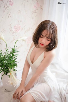 Chau gai Quang Cuon pho bay trang phuc sexy tren mang-Hinh-5