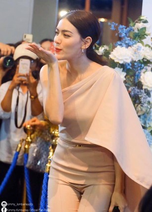 Than thai dinh cao cua 'bong hong lai' Kimmy Kimberley-Hinh-11