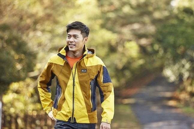 'Chet me' ve dep cua Hyun Bin, nam chinh 'Ha canh noi anh'-Hinh-9