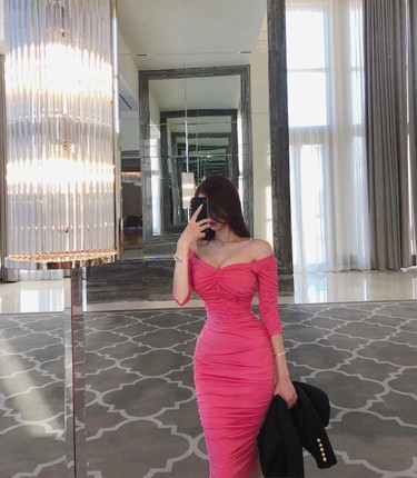 Gu thoi trang cuc sexy cua nu CEO hotgirl-Hinh-3