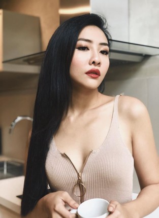 Gu thoi trang goi cam cua my nhan 10X phim “Gai ngan do“-Hinh-8