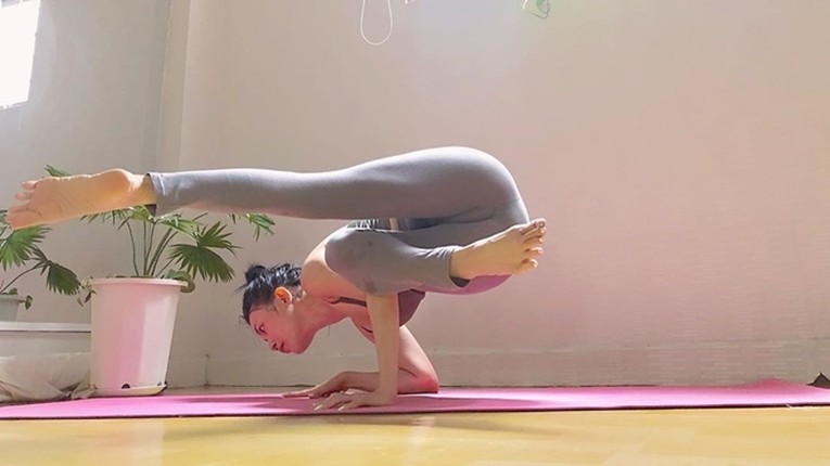 Si Thanh bien dien cac tu the yoga cuc quyen ru-Hinh-12