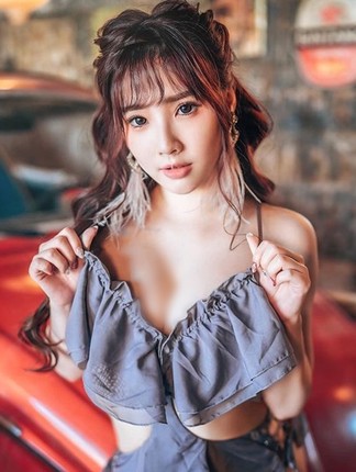 Hotgirl goi cam Little Apple hoa than thanh hau gai