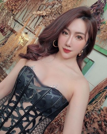 Hotgirl mac do ren luoi xuyen thau khoe body nong bong-Hinh-3