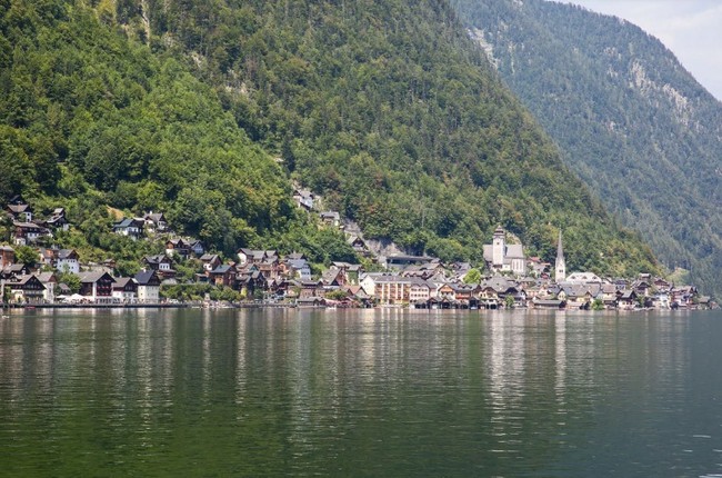 Truoc khi bi ba hoa ghe tham, Hallstatt la ngoi lang dep nhu tranh ve-Hinh-6