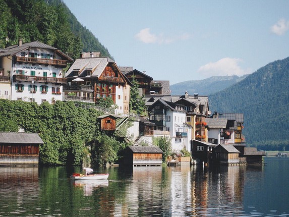 Truoc khi bi ba hoa ghe tham, Hallstatt la ngoi lang dep nhu tranh ve-Hinh-8