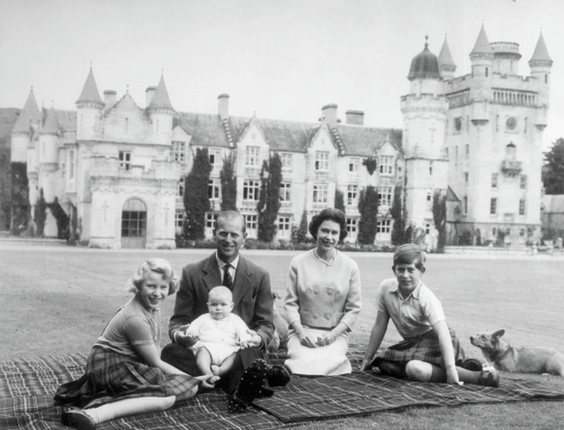 He lo lau dai noi Nu hoang Anh Elizabeth II thich o nhat-Hinh-6