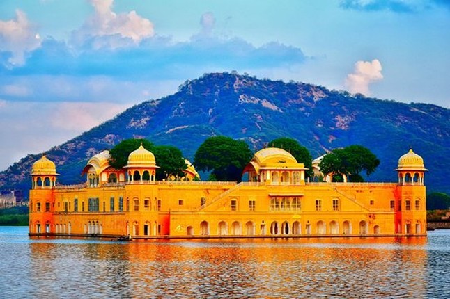 Xem cung dien Jal Mahal co kien truc doc dao nhat o An Do