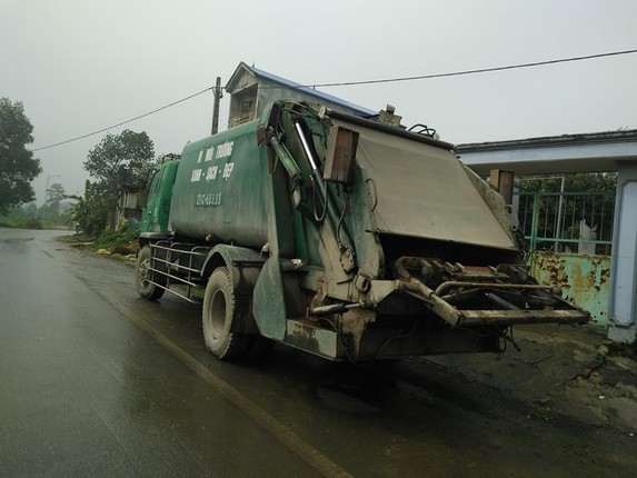 Vi sao nguoi dan dung leu bat chan xe cho rac tai Ha Noi?-Hinh-9