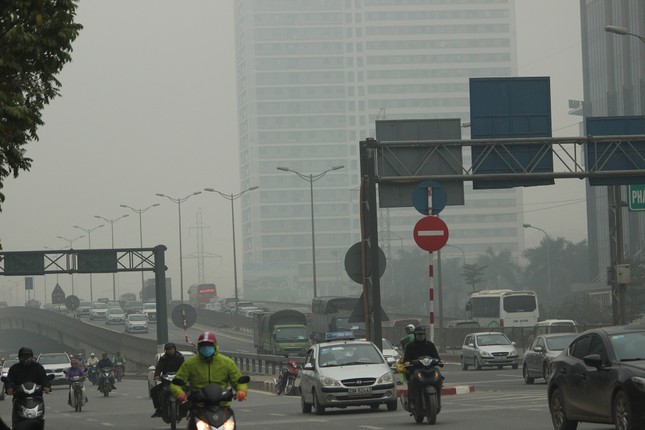 Anh: Ha Noi “bien” thanh SaPa, suong mu che kin nha cao tang-Hinh-3