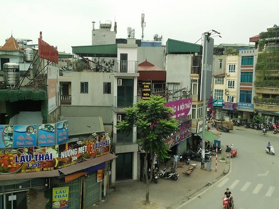 Ha Noi: Nhung ngoi nha “ky di” tren duong Tran Khat Chan-Hinh-5