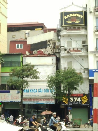 Ha Noi: Nhung ngoi nha “ky di” tren duong Tran Khat Chan-Hinh-7