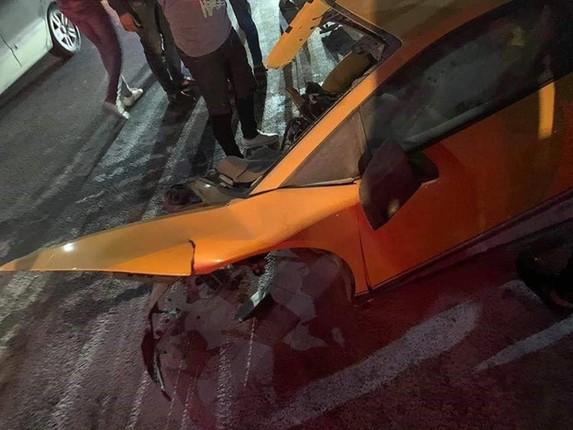 Lamborghini Huracan gap nan gay doi, tai xe may man bi thuong nhe-Hinh-3