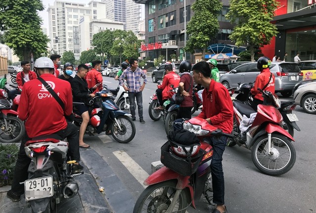 Hang tram tai xe tat ung dung, dinh cong o tru so GoViet-Hinh-4