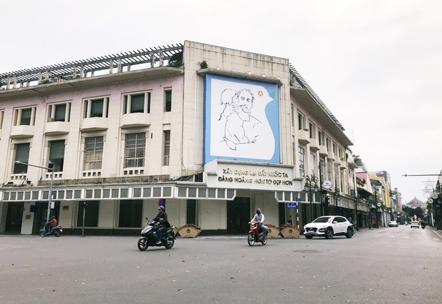 Heo hut nguoi tai cac diem kinh doanh dong duc cua Ha Noi sau lenh dong cua Covid-19-Hinh-4