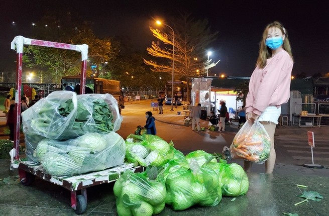 Nguoi Ha Noi xuyen dem 'giai cuu' nong san cua ba con Hai Duong-Hinh-7