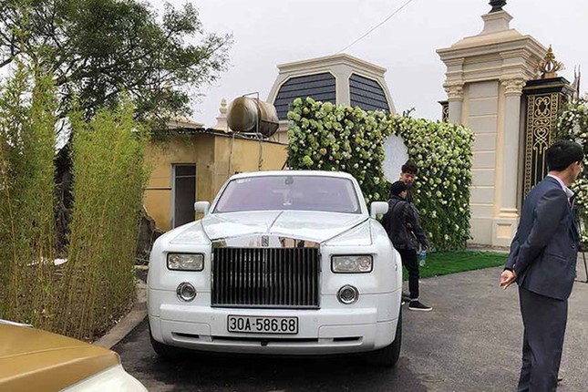 Xon xao hinh anh co dau “vang deo triu co” duoc dua don bang Rolls-Royce-Hinh-7