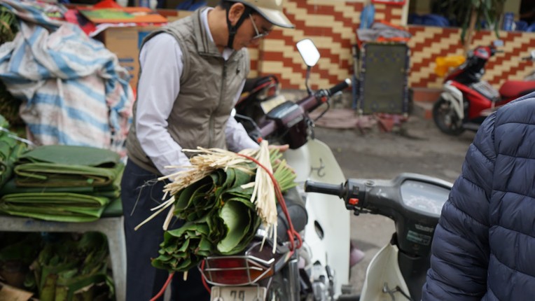 Can canh cho la dong Ha Noi ngay giap Tet-Hinh-9