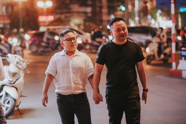 Cau be nguoi Viet gay chu y vi giong Chu tich Kim Jong Un-Hinh-11