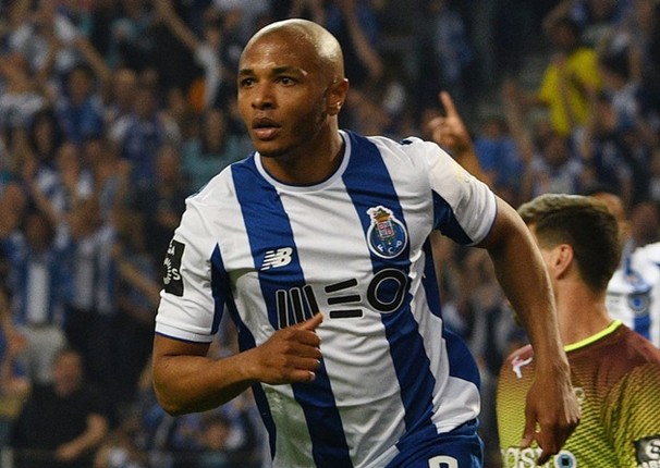 Chuyen nhuong bong da 6/3: Inter Milan nham toi Yacine Brahimi