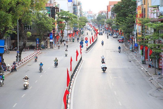 Dan mang thich thu voi Ha Noi vang lang, thanh binh hiem co dip nghi le 30/4-Hinh-3