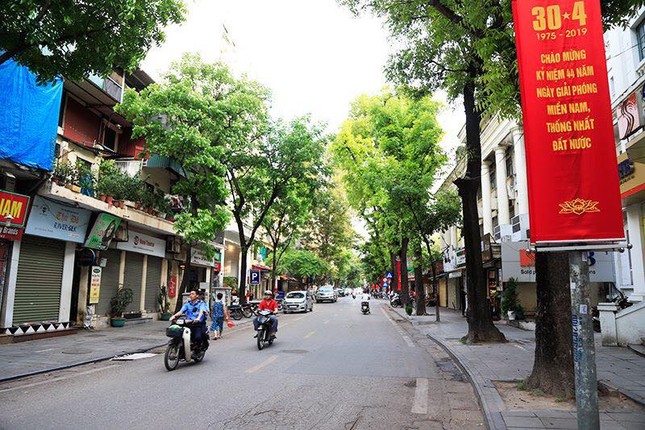 Dan mang thich thu voi Ha Noi vang lang, thanh binh hiem co dip nghi le 30/4