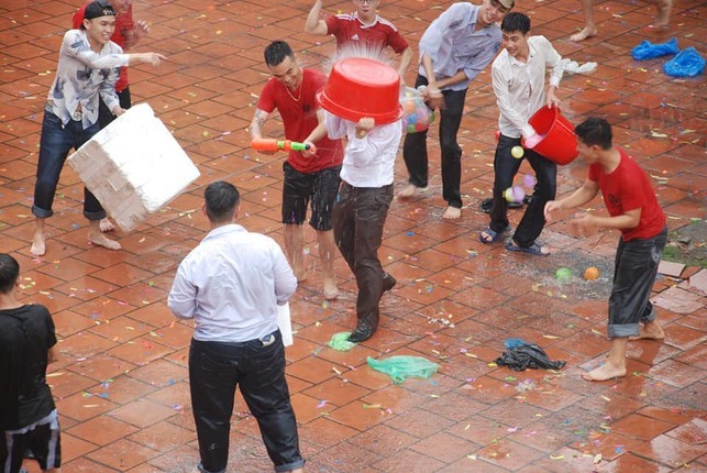 Thay 'truong nguoi ta' quay tung noc voi hoc sinh ngay be giang-Hinh-2