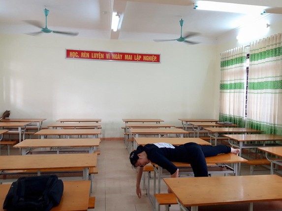 Nu sinh Bac Giang 2k1 dot nhien noi nhu con vi bo anh 