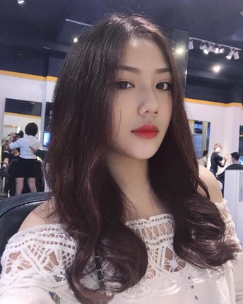 Hotgirl 17 tuoi Sai Gon dep het phan thien ha dot mat nguoi ngam