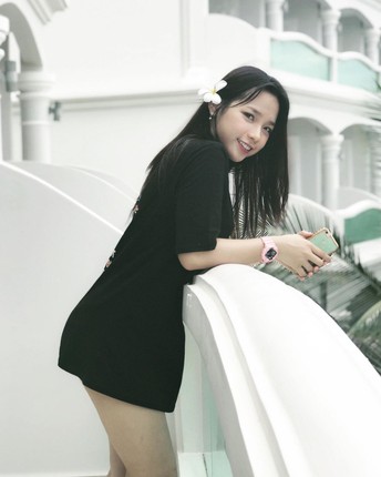 Nhung co gai 10X day thi thanh cong khoe vong 1 goi cam-Hinh-2